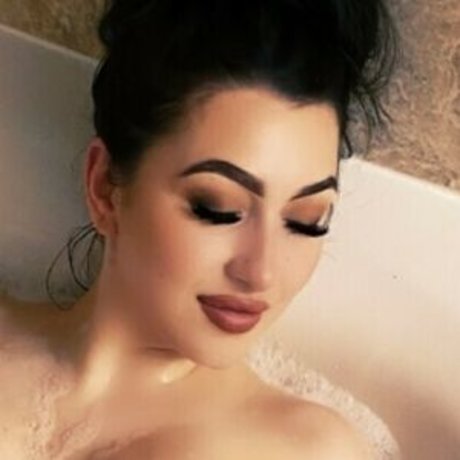 Ashley Delfino Nikkiashh mannequin collection