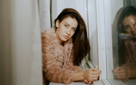 Olivia Norella modèle joli des photos