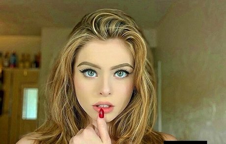 Chloe Mettenbrink modèles nus galerie