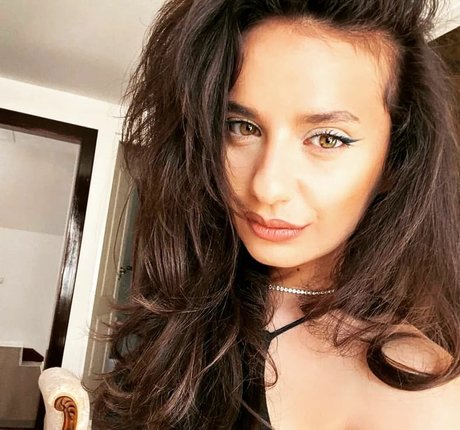 baby meryy93 modèle de sexe photos