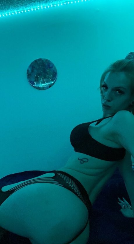 jeunes nus onlyfans sexe pornographique archive