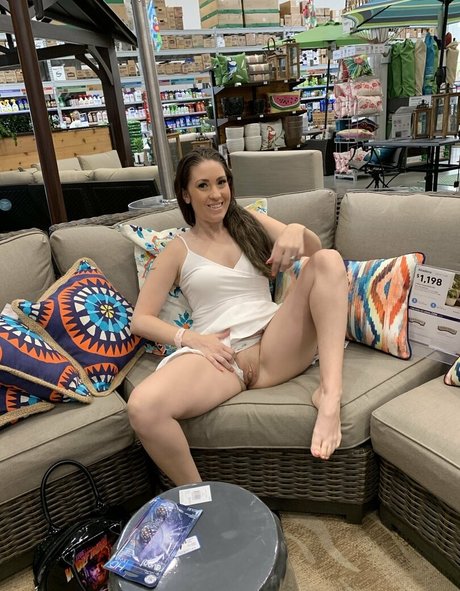 Kristina Raee jolie étoile img