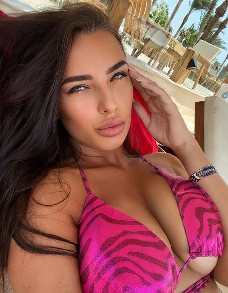 Tina Biryukova modèle xxx galerie