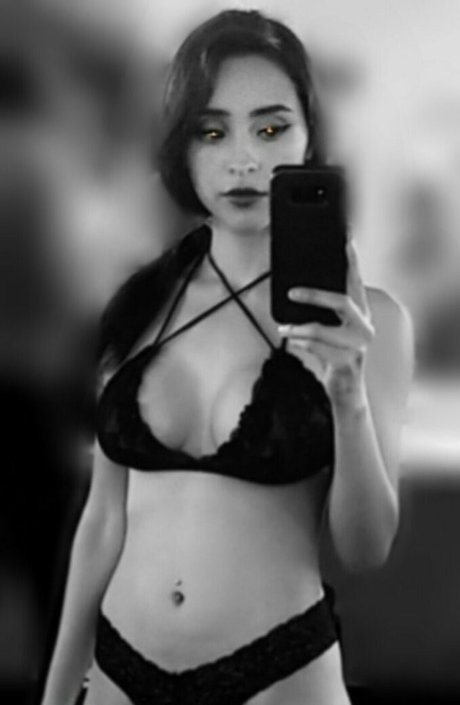 YukiValentine actrice sexy des photos