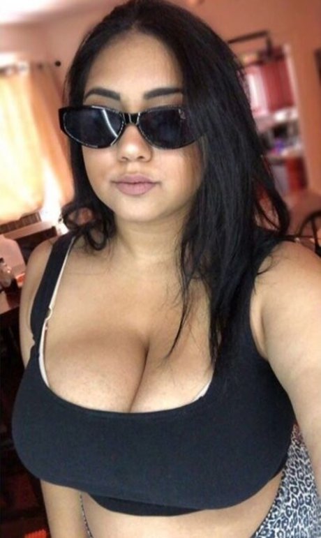 ébène courbée onlyfans chaud gratuit photos