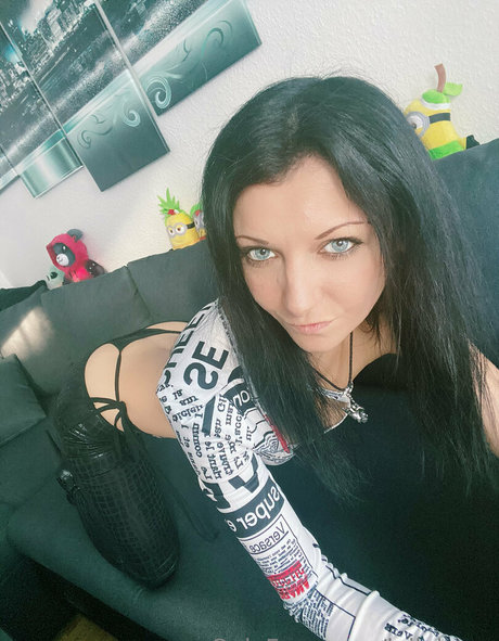 lailabanx joli modèle image