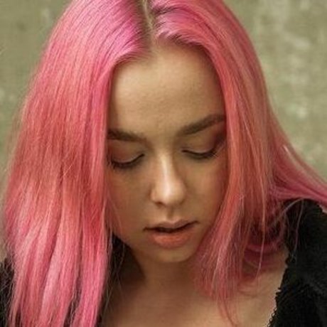 Asya Say star du porno nue galerie