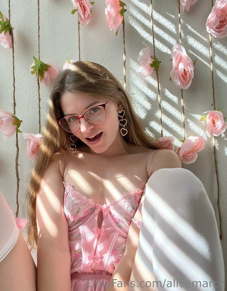 Alice March modèle de sexe img