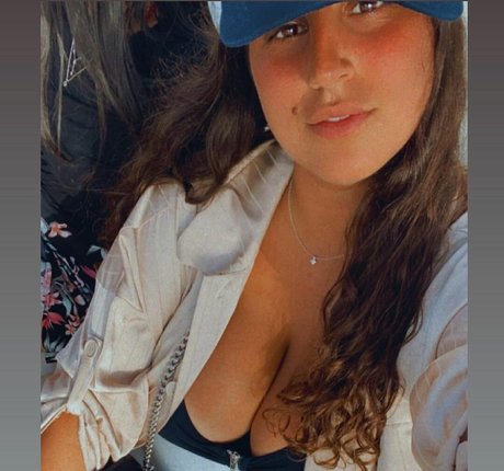 Coral Hagag xxx star du porno des photos