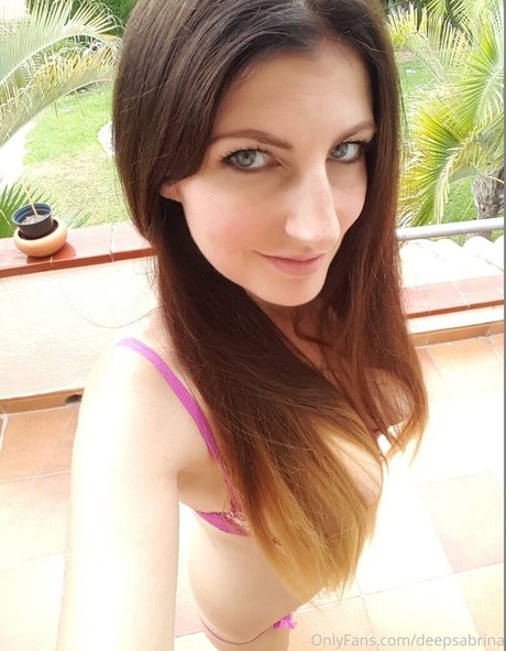 deepsabrina modèle magnifique image