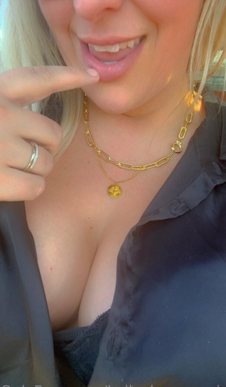 kaileykumsagain haut étoile img