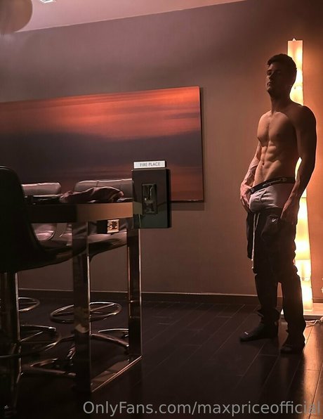 maxpriceofficial étoile sexy images