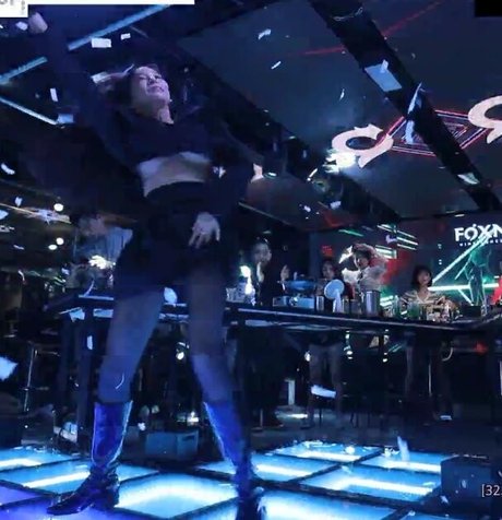 fans trans blondes uniquement xxx de haute qualité image