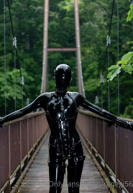 siranegi56 actrice libre galerie