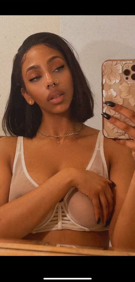 Sydney Celeste modèle sexy images