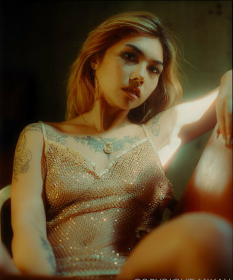 mikahvip actrice adulte photo