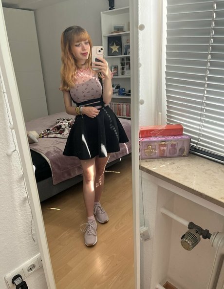 LegendLuna actrice érotique des photos