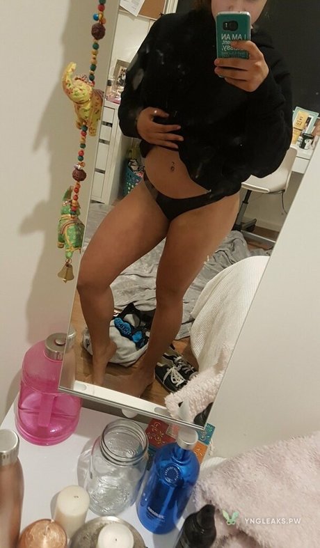 Toni Paras actrice sexy des photos