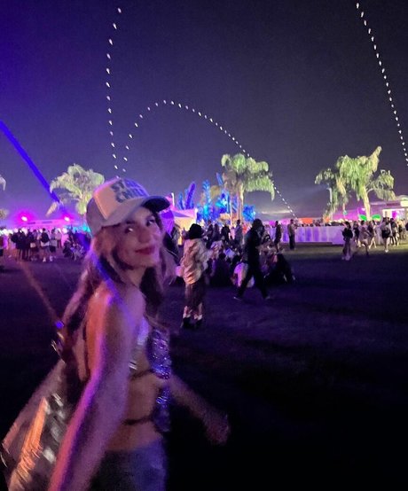 Madison Reed actrice exclusive collection