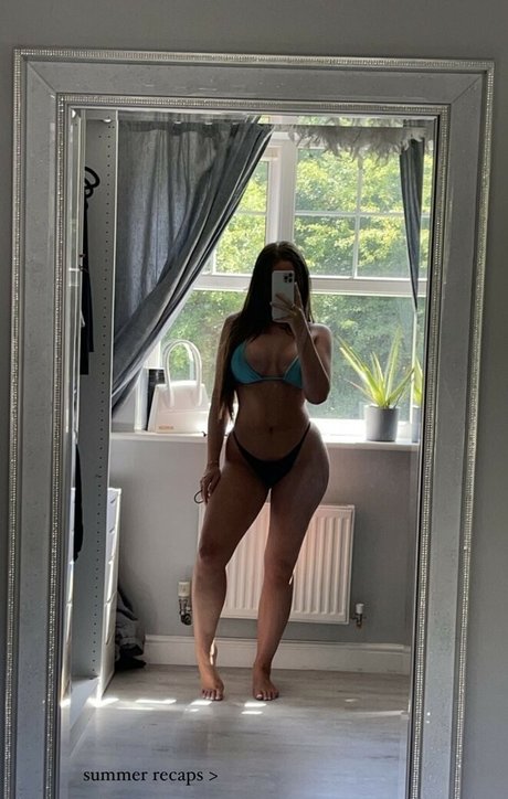 Kiera Lucy modèle de haute qualité photos