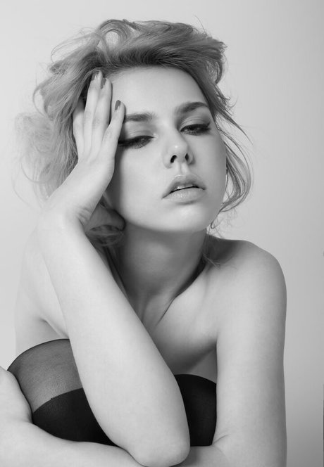 Alina Rin étoile adulte image