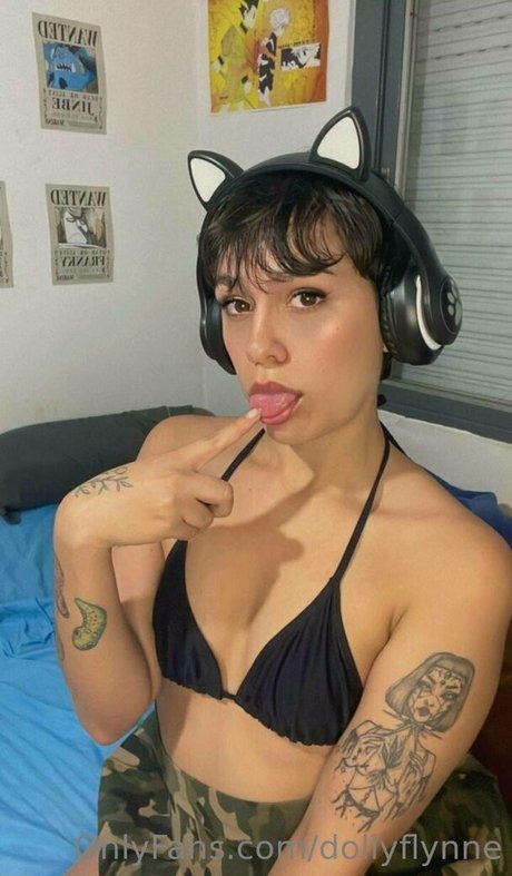 dollyflynne actrice chaude image