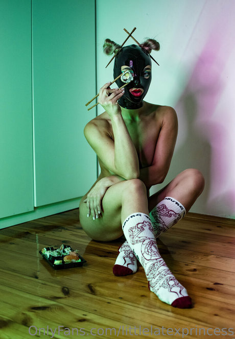 littlelatexprincess actrice parfaite image