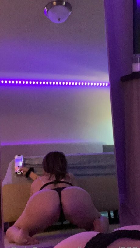 Skye Raya actrice érotique collection