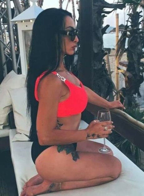 Maltese Girls star du porno nue photo