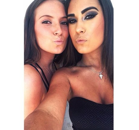 Ashton Hatchell actrice nue photos