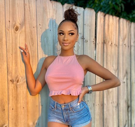 bikini ado onlyfans chaud xxx archive