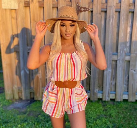 Breann Llewelyn star du porno sympa img