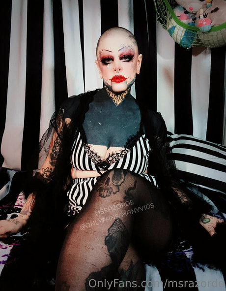 msrazorde actrice artistique photos