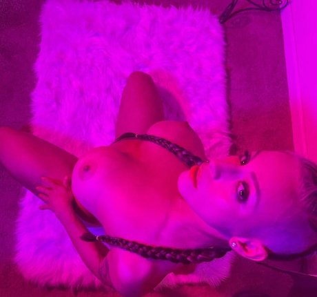 lorylace actrice chaude galeries