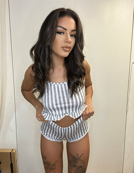 miamoonofficial star du porno exclusive photo