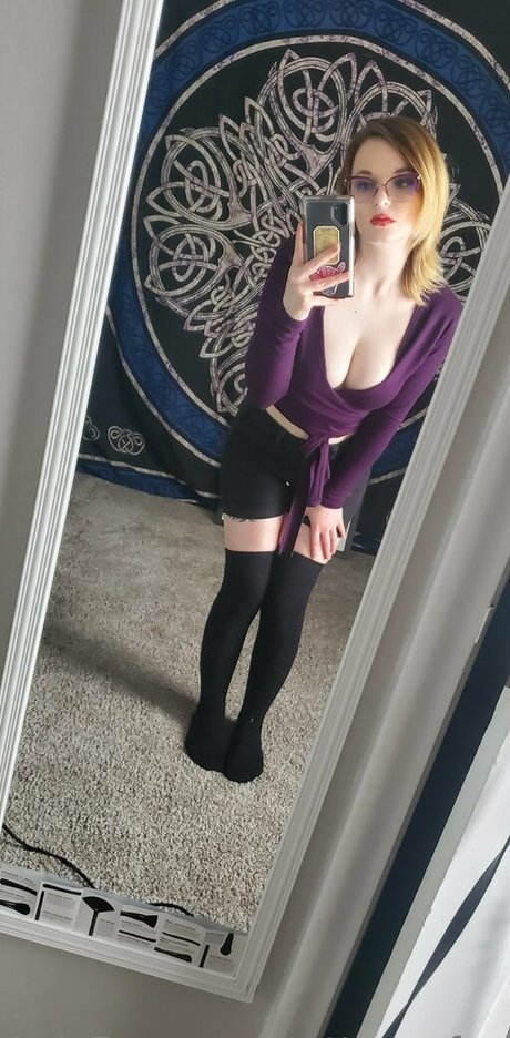 tatteasefree modèle joli img