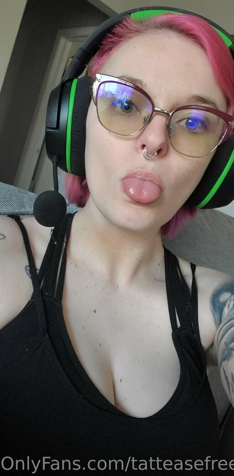 tatteasefree actrice de nus collection