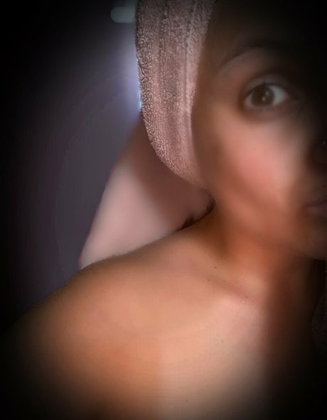 longgone2022 actrice érotique galerie