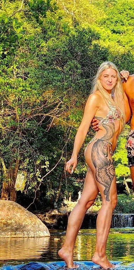 Farbenfuchs modèle pornographique img