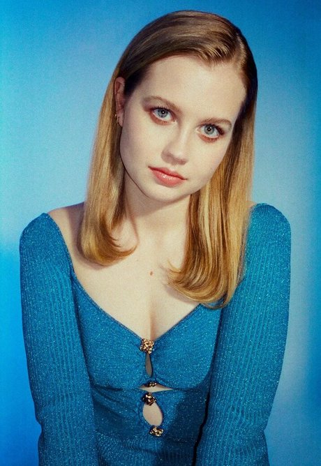 Angourie Rice star du porno nue archive