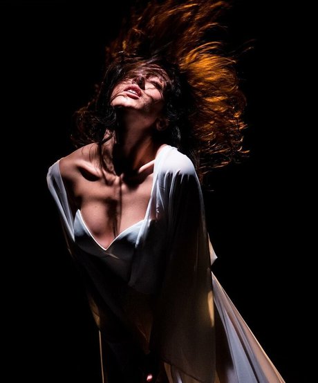 Asli Sevi jolie star du porno galerie