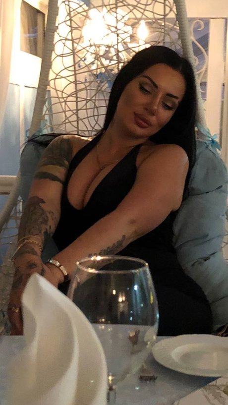 Kristina Karieva beau modèle img