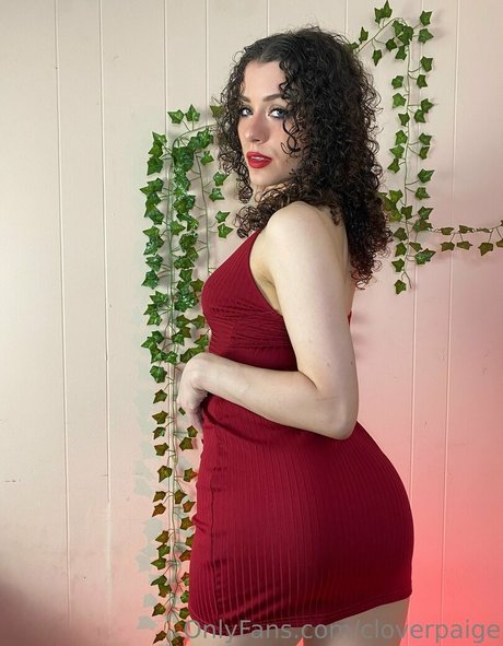 Cloverpaige star du porno gratuit des photos