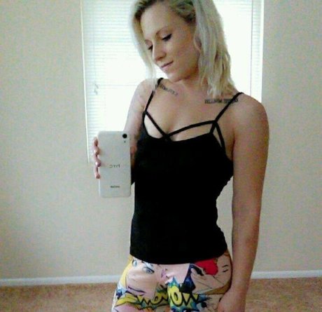 katiiemae star pornographique image