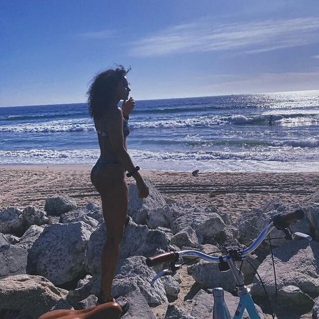 Jordan Coleman actrice chaude image