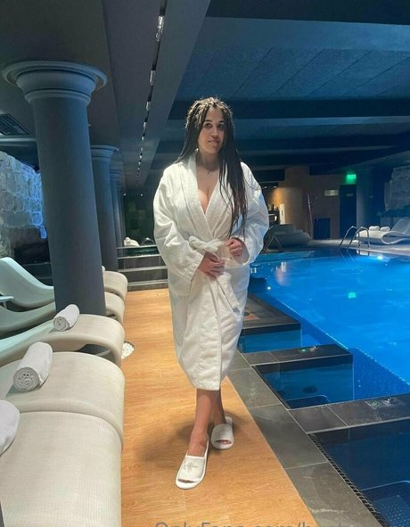 bustyyyyy star pornographique img