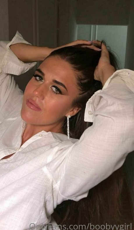 bustyyyyy star du porno img