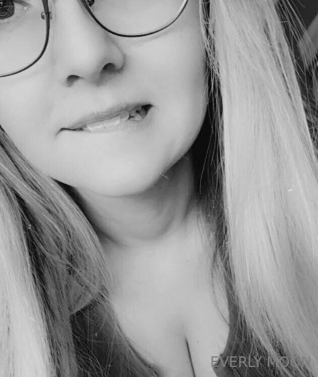 everlymoon jolie star du porno des photos