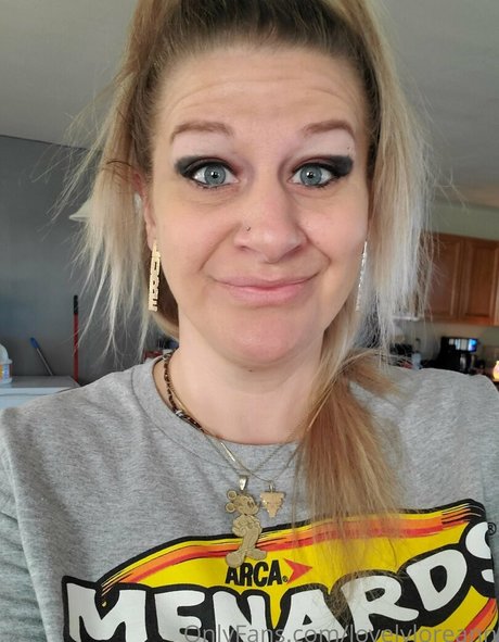 lovelyloreann actrice chaude photo