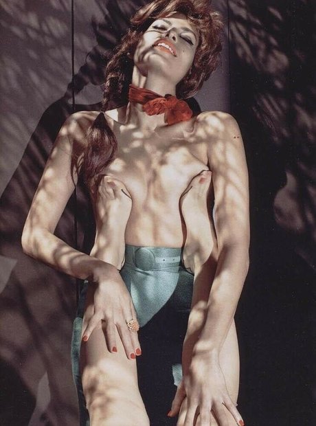 Eva Mendes star du porno adulte photo